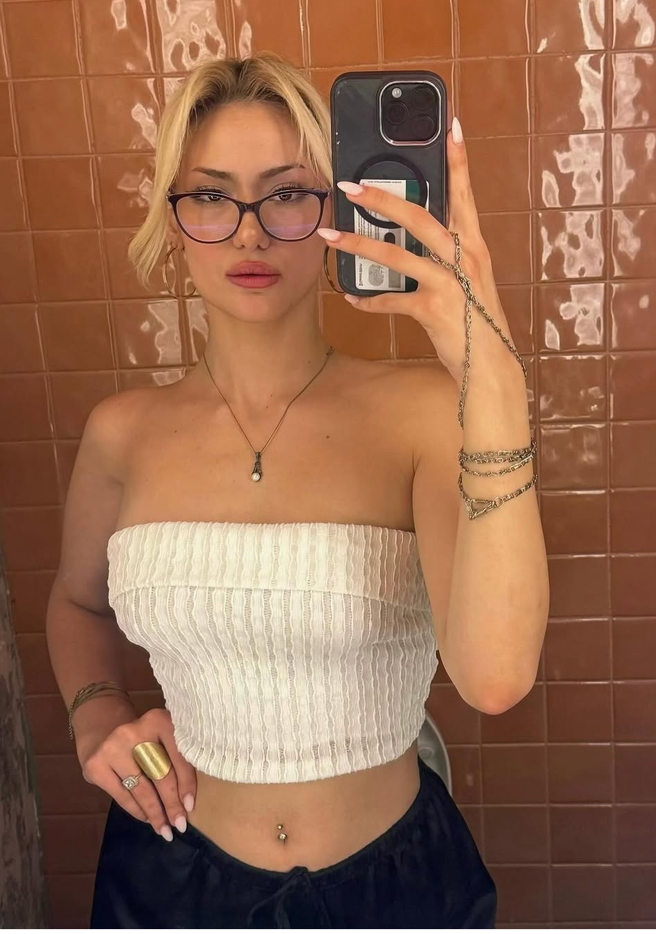 Aşağı Çıyrıklı Eğlenceli Partner Escort Selma