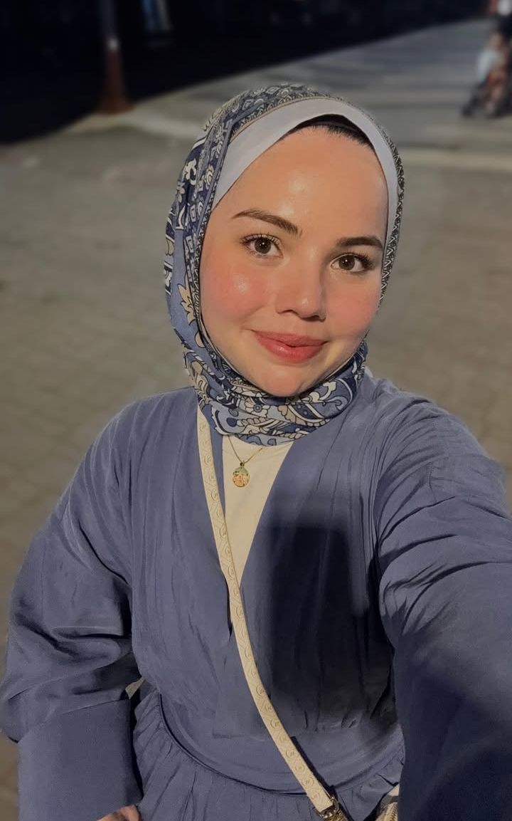 Badilli Etkileyici Bayan Bayan Escort Emel
