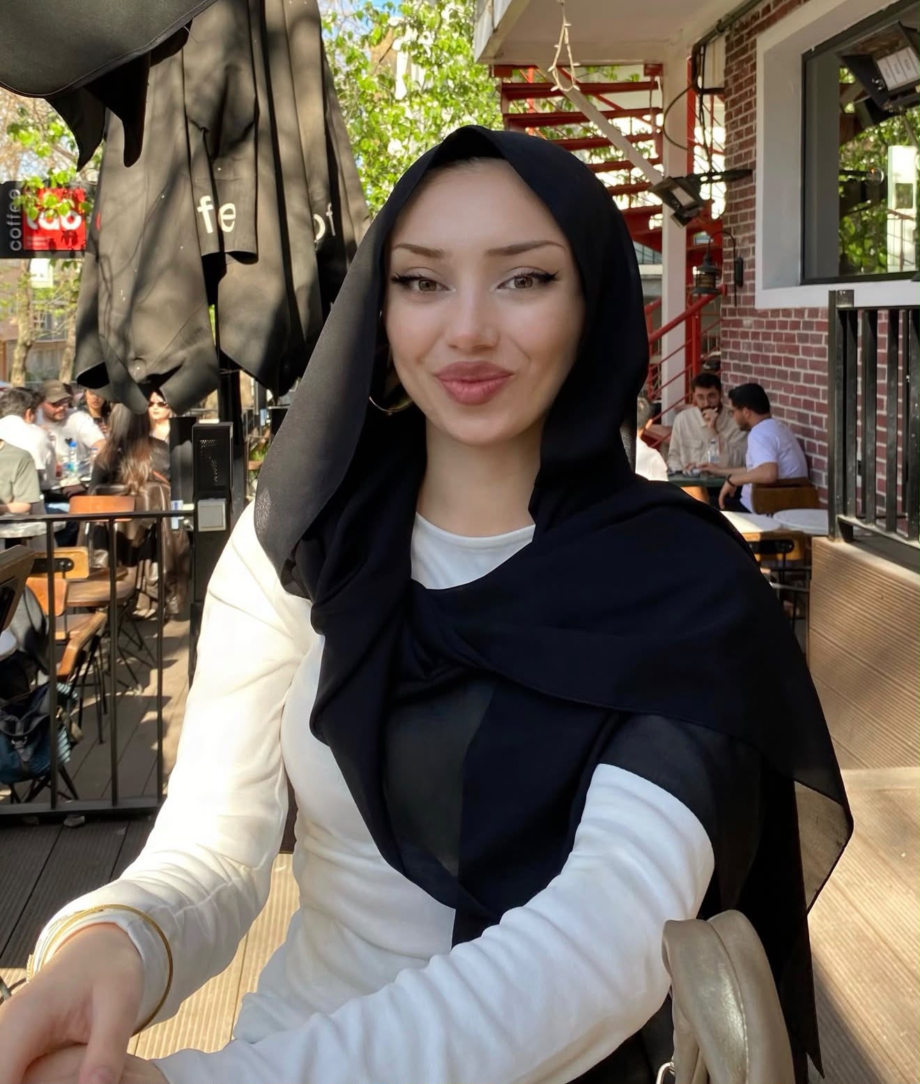 Enginalan Meydan Escort Bayan Nazlı